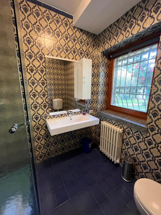 أرونا Bella Vita Guesthouse -Parcheggio Privato Interno المظهر الخارجي الصورة