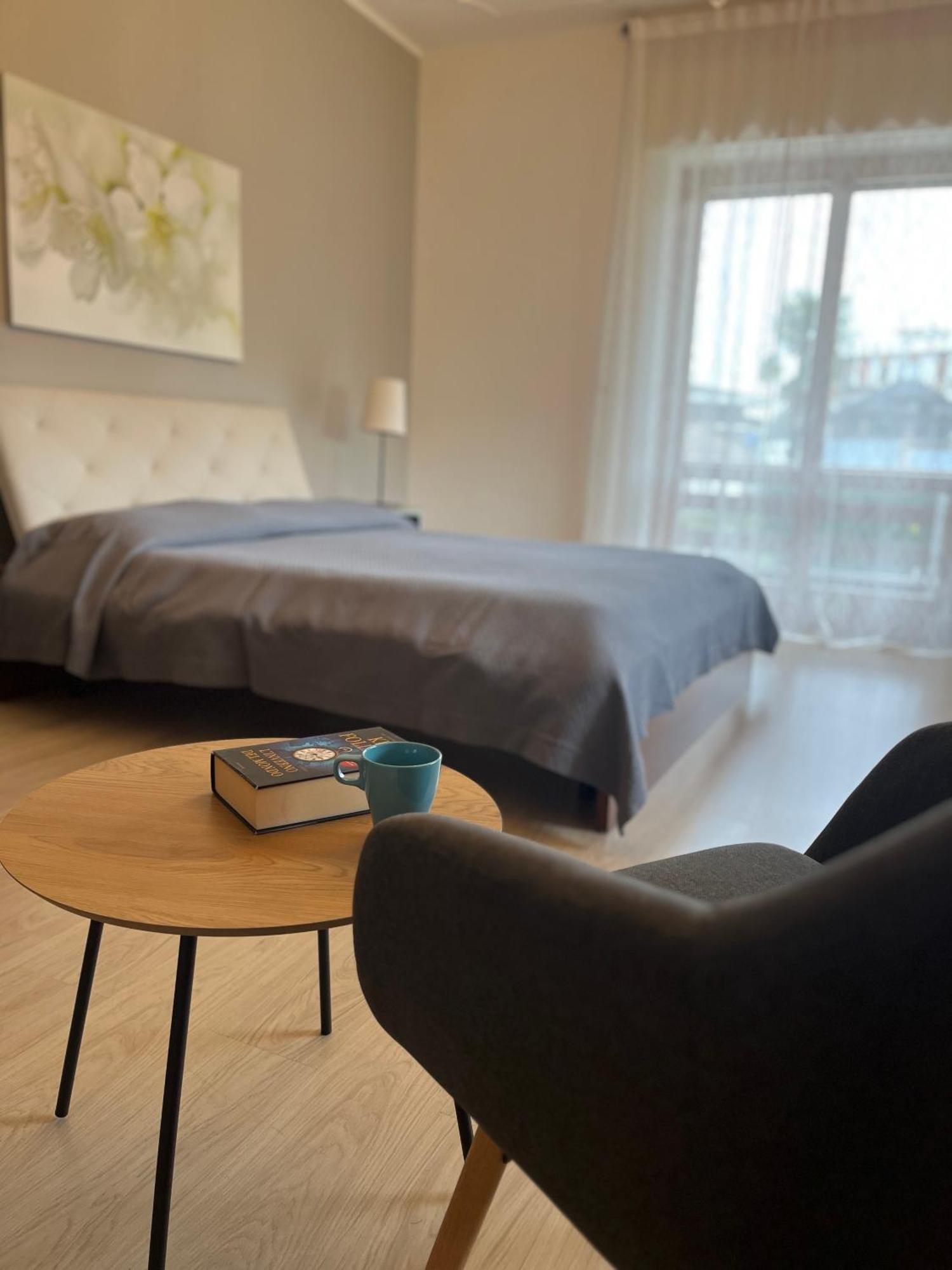 أرونا Bella Vita Guesthouse -Parcheggio Privato Interno المظهر الخارجي الصورة