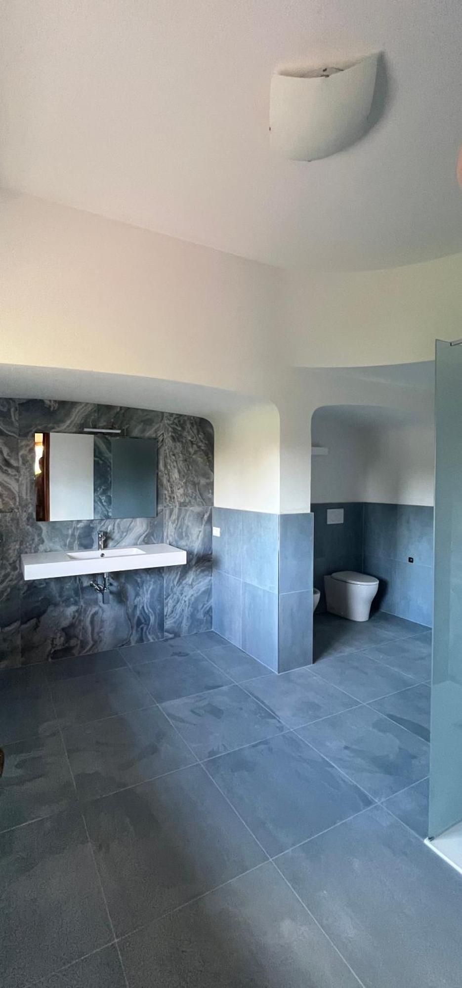 أرونا Bella Vita Guesthouse -Parcheggio Privato Interno المظهر الخارجي الصورة